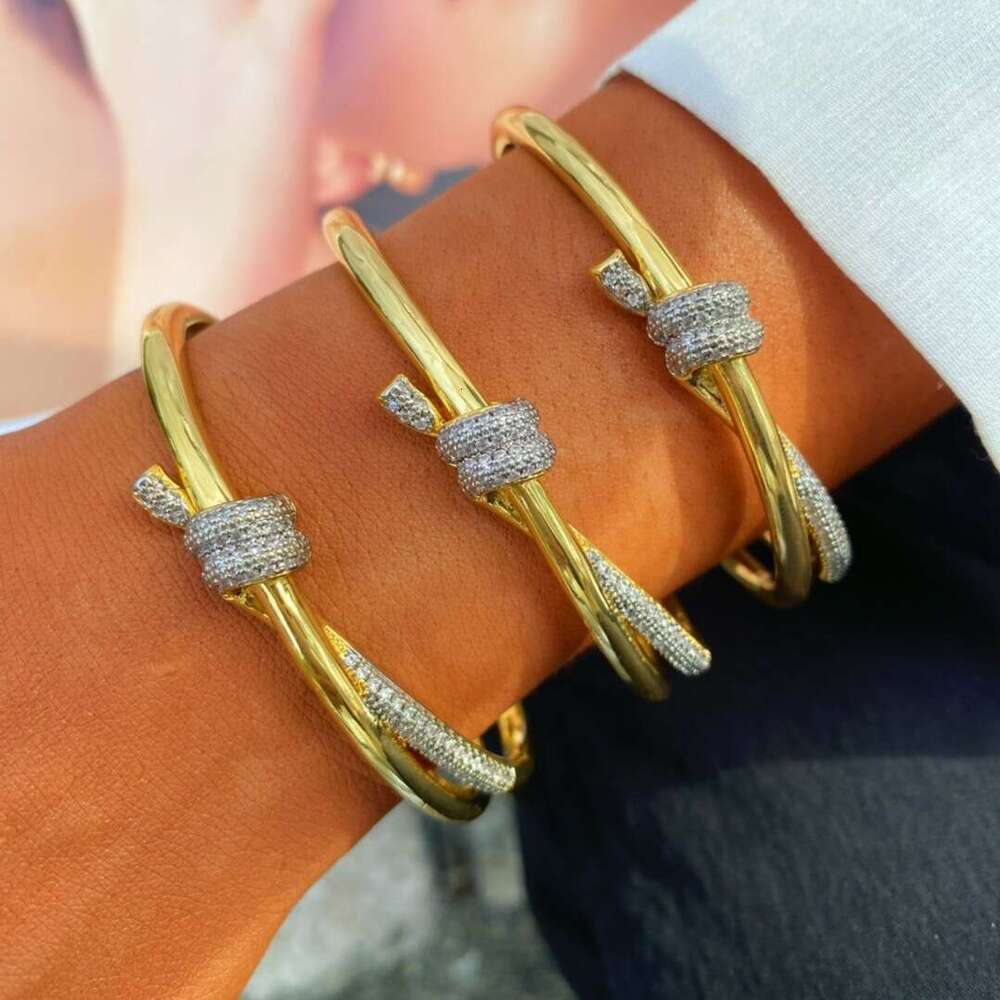 Niche Fashion Light Zircon Inlaid Two-tone Gold-plated Twist Knot Ring Bracelet Jewelry