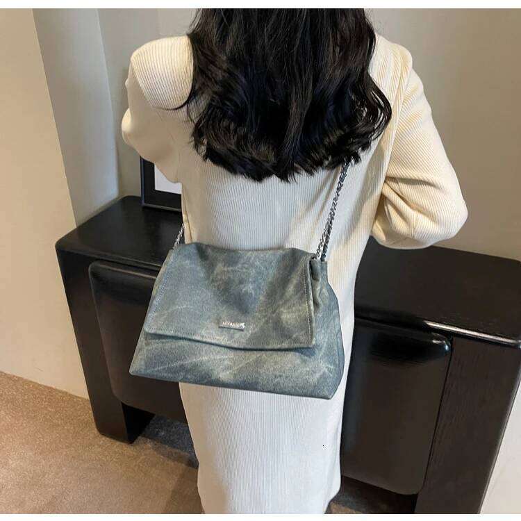 Commuting Women's Large Capacity 2025 New Fashionable Niche Texture Chain Shoulder Crossbody Tote Bag