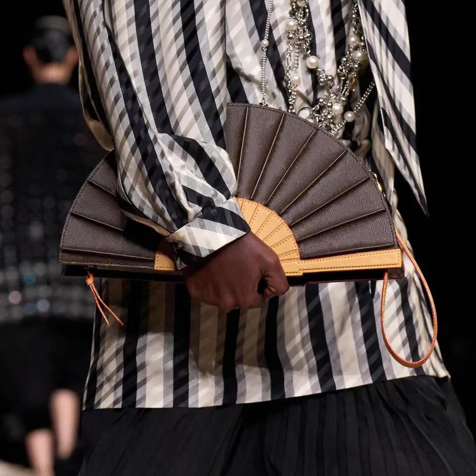 High quality Luxury bag designer bags for women shoulder bag with chain stylish fan shaped purse crossbody designer bag elegant versatile handbags women AAA