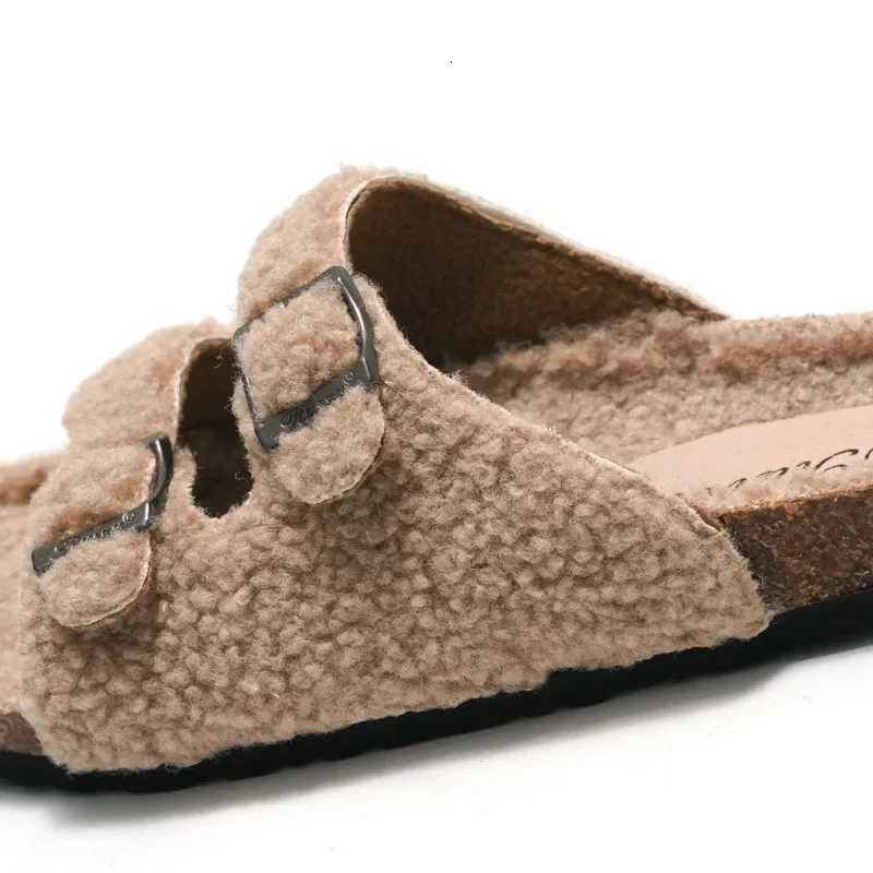 New Sheep Fur Cork Slipper Autumn Winter Men Women Casual Genuine Leather Outside Solid Buckle Soft Plush Slides Shoe W250905