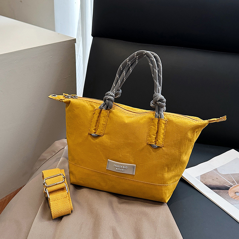 Designer Women's Commuter Handbag 2025 New Fashionable Nylon Bag Casual Shoulder Bag