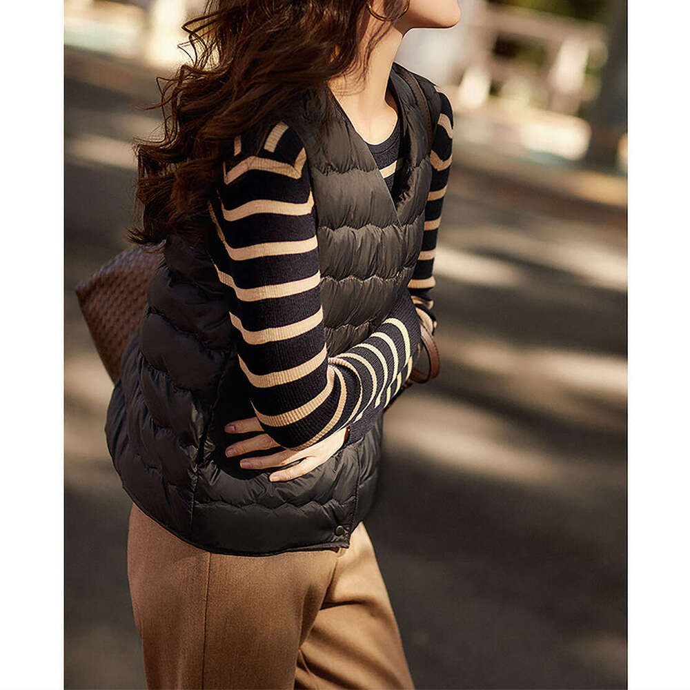 Lightweight Airy Goose Super Warm Layering Vest Round Neck Convertible V-Neck Sleeveless Down Jacket Women's Clothing B5
