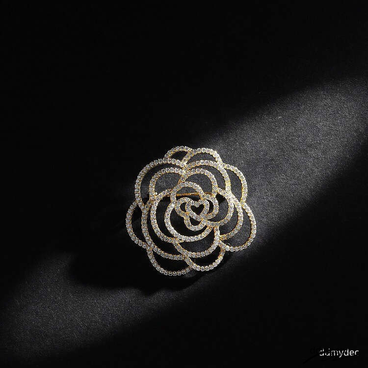 Collections Hollow Out ddmydec Rose Flower Brooch Pin Rhinestone Elegant High End Women Accessories Wholesale ddmydec