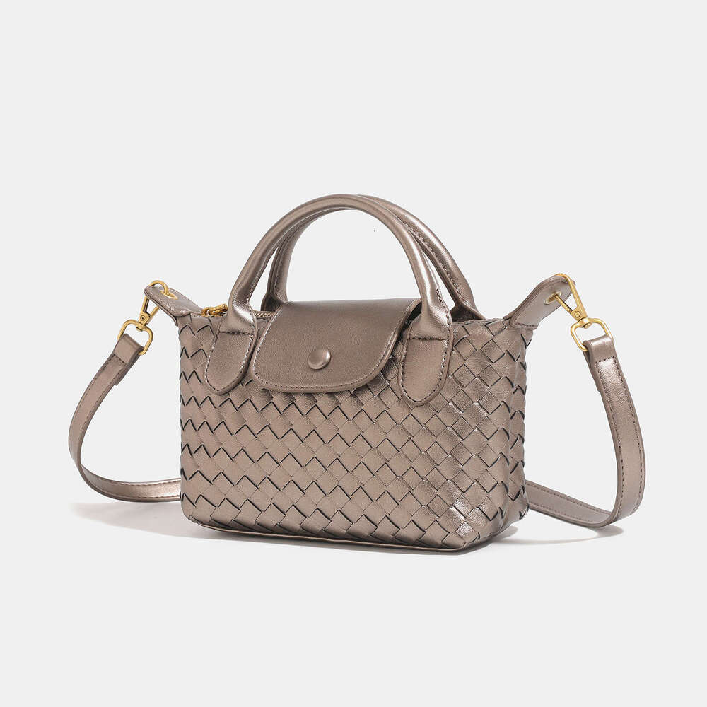 2025 New Woven Single Shoulder Dumpling Fashion Bucket Simple Versatile Women's Crossbody Bag