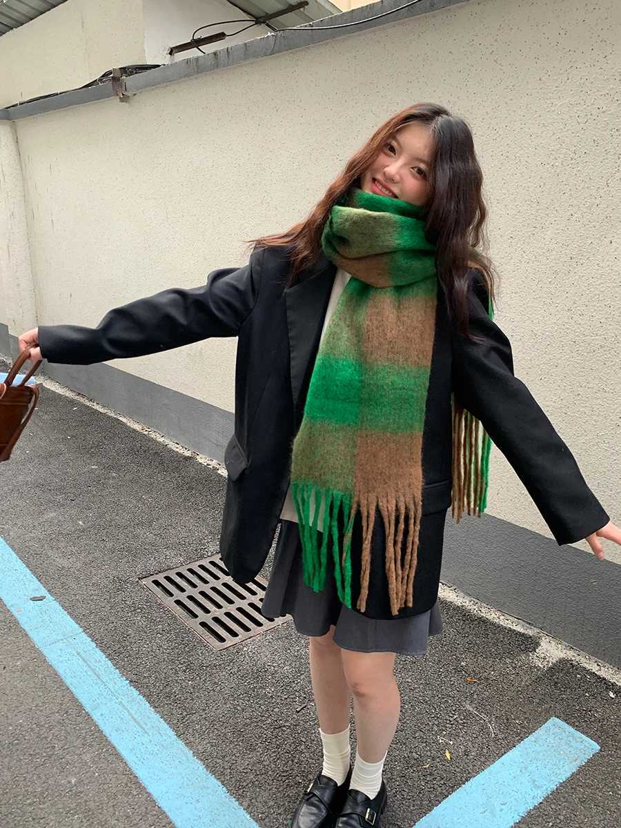 Retro Plaid Tassel Scarf For Women New Winter Warm And Thickened Neck Warmer Student Korean Version VersatileXJ250905