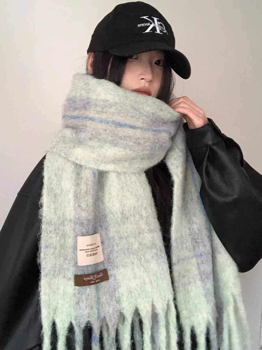 Woolen Plaid Scarf For Women Green Brightening Warm Atmosphere ColdProof Thickened Soft And Glutinous ShlXJ250905