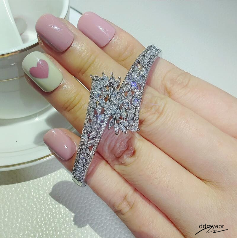 2024 Choucong Top Sell Open Bangle Jewelry Sterling Sier Fill Marquise Cut 5A Cubic Zircon Party Ddmydec Women Wedding Cross Bracelet Gift