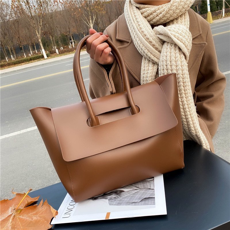 Fashion Women Bag Spacious Retro Tote Bag New Arrival Premium Quality Versatile Handbag Free Shipping Black Brown White