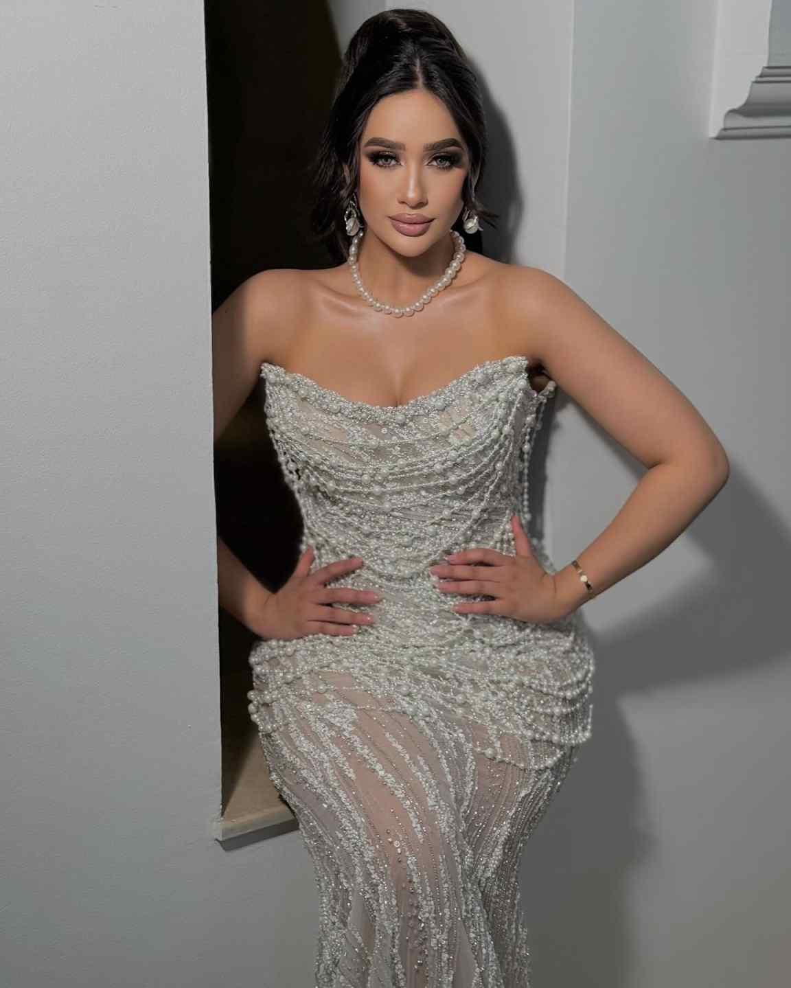 Sexy Strapless Mermaid Wedding Dress Fashion Pearls Lace Bridal Gown Floor Length Sequined Bride Dresses Customized