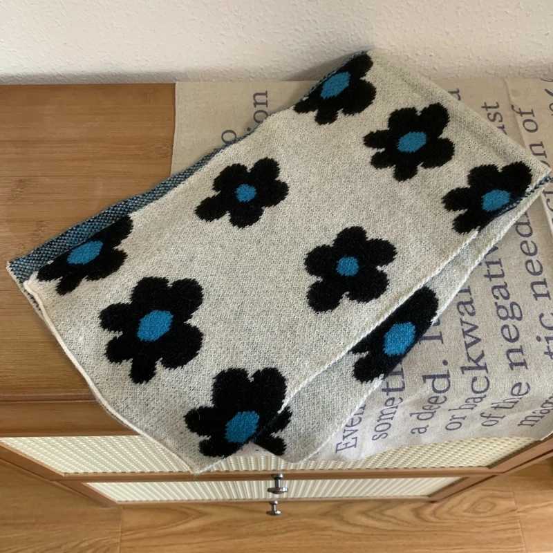 Knitted Scarf Heart Scarf Floret Scarf Thickened Warm Winter Womens Scarves Christmas New Year Gifts For WomenXJ250905