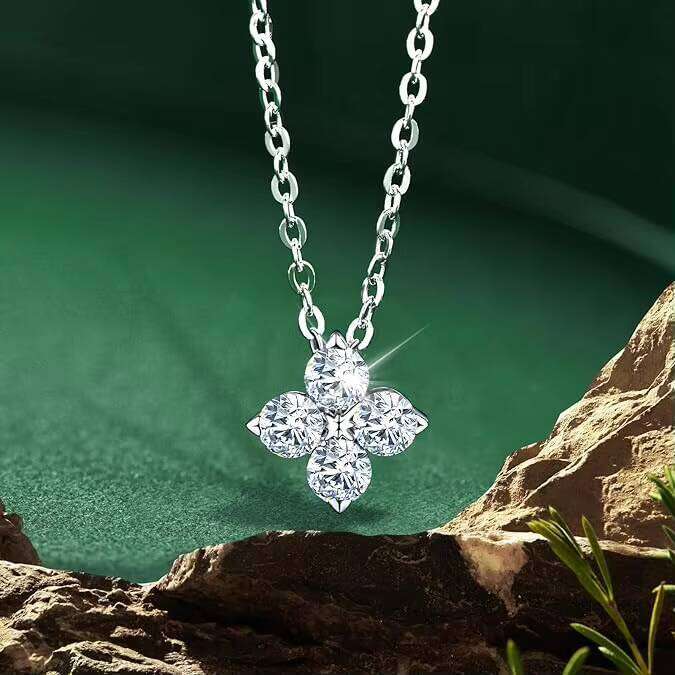 Style 4mm 1.2CTW Ins Moissanite Pendant Sterling Sier Necklace Fashion Jewelry for Women's Engagement Party
