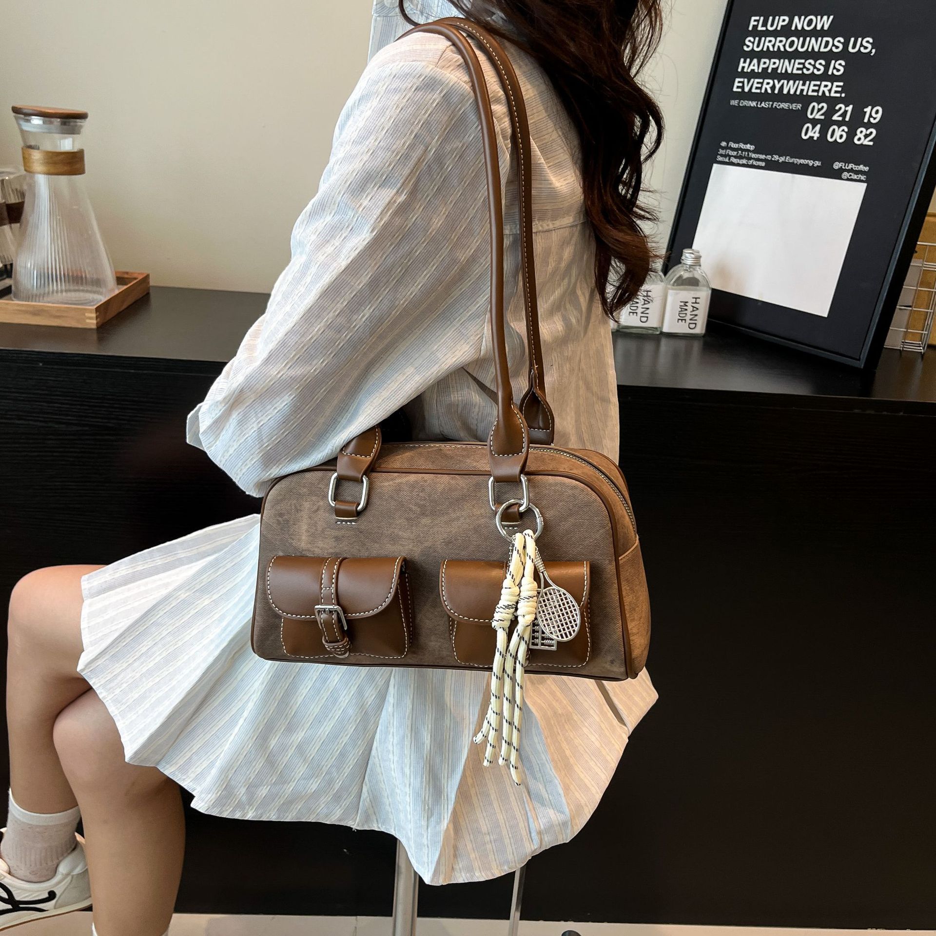 2025 fashion Designer For Womens Shoulder Bags White Brown Black New Versatile And Fashionable Teddy Bear Graffiti Tote Bag