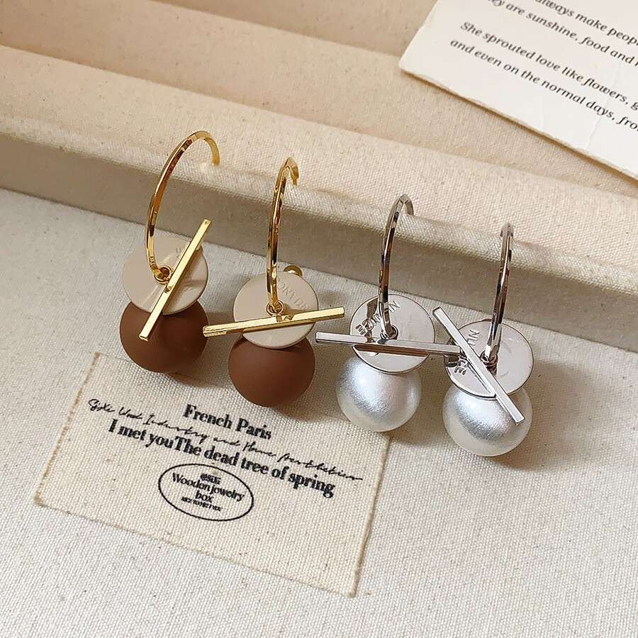 Real Gold Plated Sier Needle C-shaped Pendant Fashionable Personality Temperament Earrings for Women Versatile Ear Jewelry Design Sense Niche