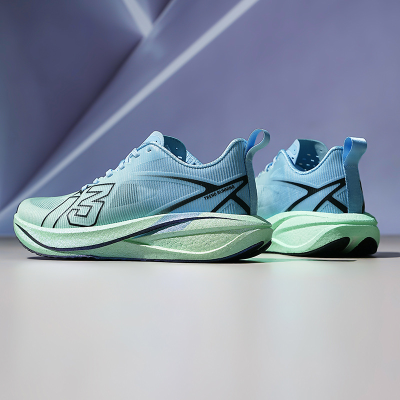 Unisex Outdoor Training Athletic Shoes New Breathable Comfortable Lightweight Running Shoes Plus Size 36-45 Free Shipping