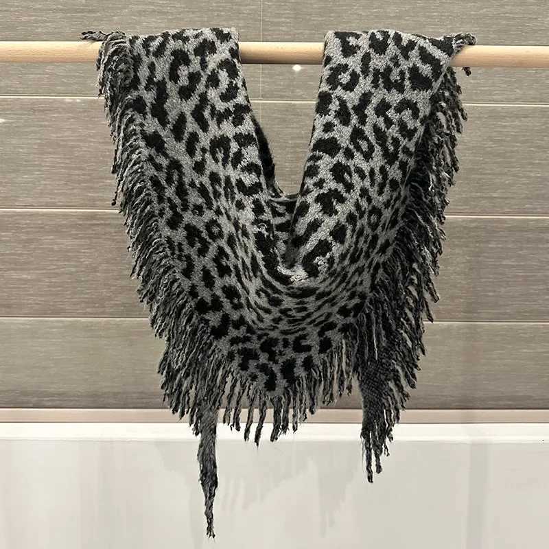 New Fashion Design Scarf Women Autumn Winter Korean Versatile Tassel Thick Warm Triangle Shl Female Knitted Wool Blend ScarfXJ250905