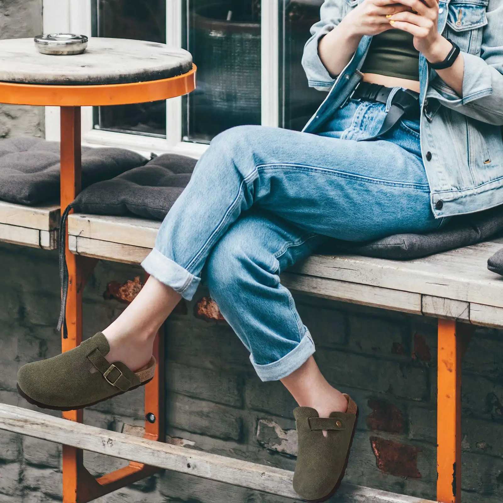 Crestar Suede Clogs Slippers Women Men Fashion Cork Clogs Footbed Leather Mules Unisex Slipon Beach Shoes With Arch support W250905