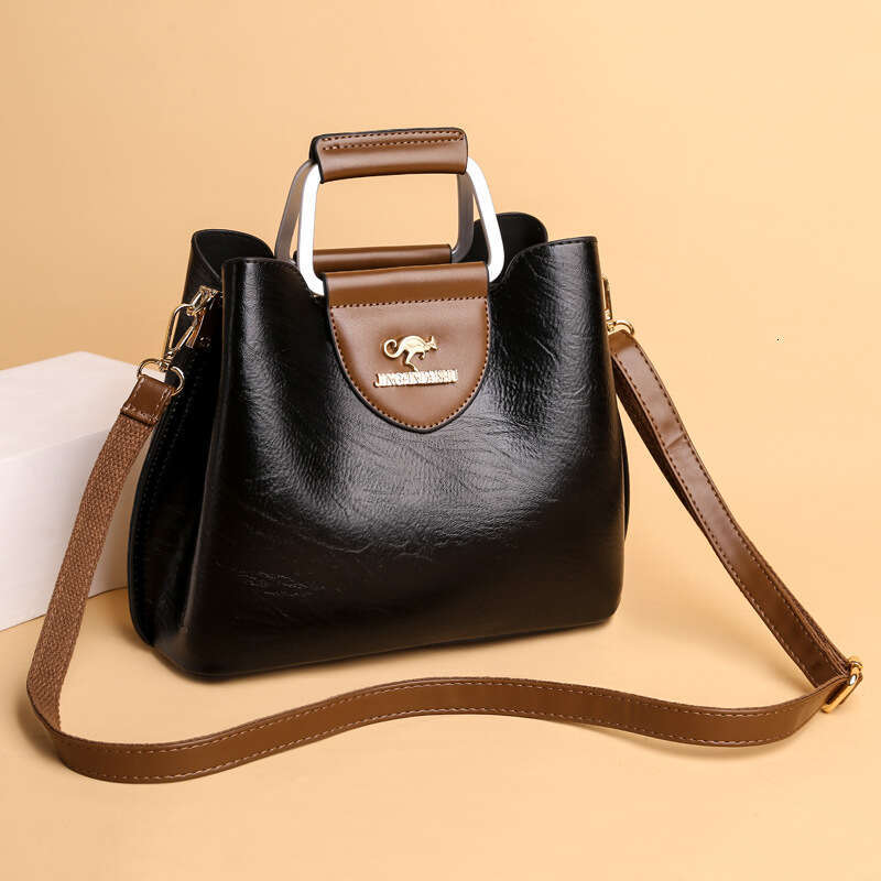 PU Soft Leather Texture Handbag New Women's Niche Design Fashion Single Shoulder Large Capacity Tote Bag