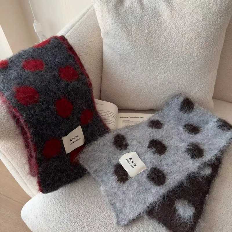 New Korean Version Polka Dot Knitted Womens Scarf Autumn Winter Fashion Double Sided Warm Soft Female Muffler Thermal SarvesXJ250905
