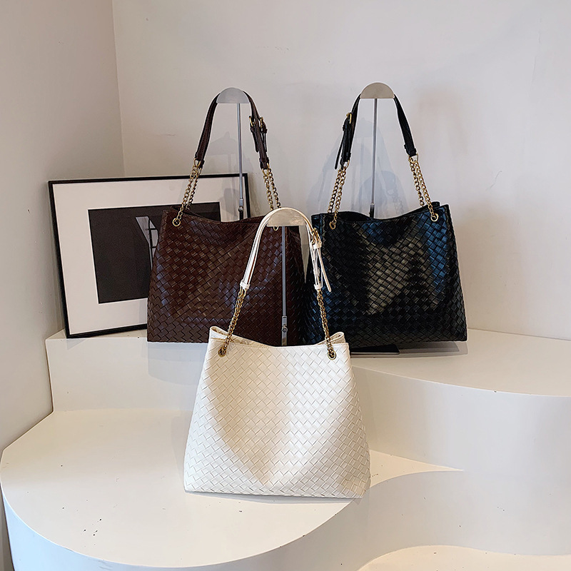Luxury Brand Designer Bag Korean Retro Casual Commuter Large Capacity Bag For Women 2025 New Versatile Woven Pattern Single Shoulder Crossbody Bucket 