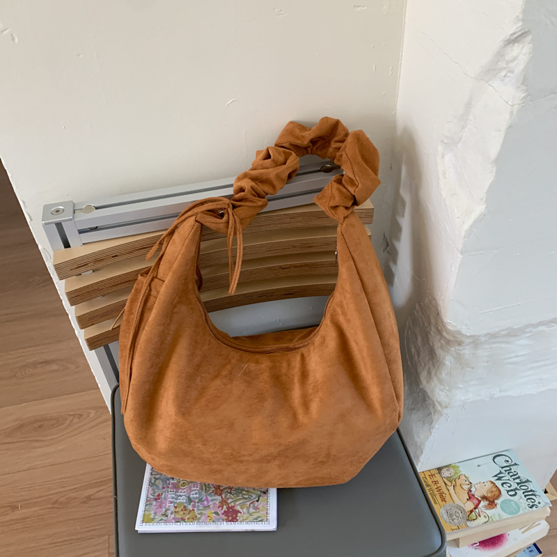 Free delivery designer bag tote bag Unique texture single shoulder crossbody bag underarm bag A small bread roll