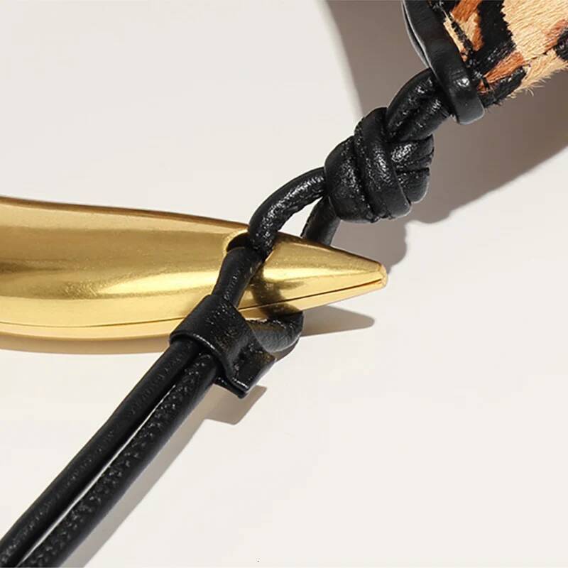 VM FASHION KISS 2025 New Women's Bags Genuine Horsehide Shoulder Cows Pattern Detachable Strap Messenger Bag Designer