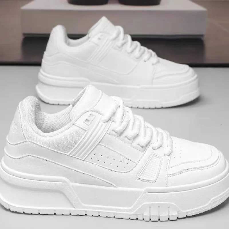 2025 Mens Thick Sole Increase New Breathable Student Casual Sports Shoes Nonslip Walking Shoes Mens Vulcanized Shoes Z250905