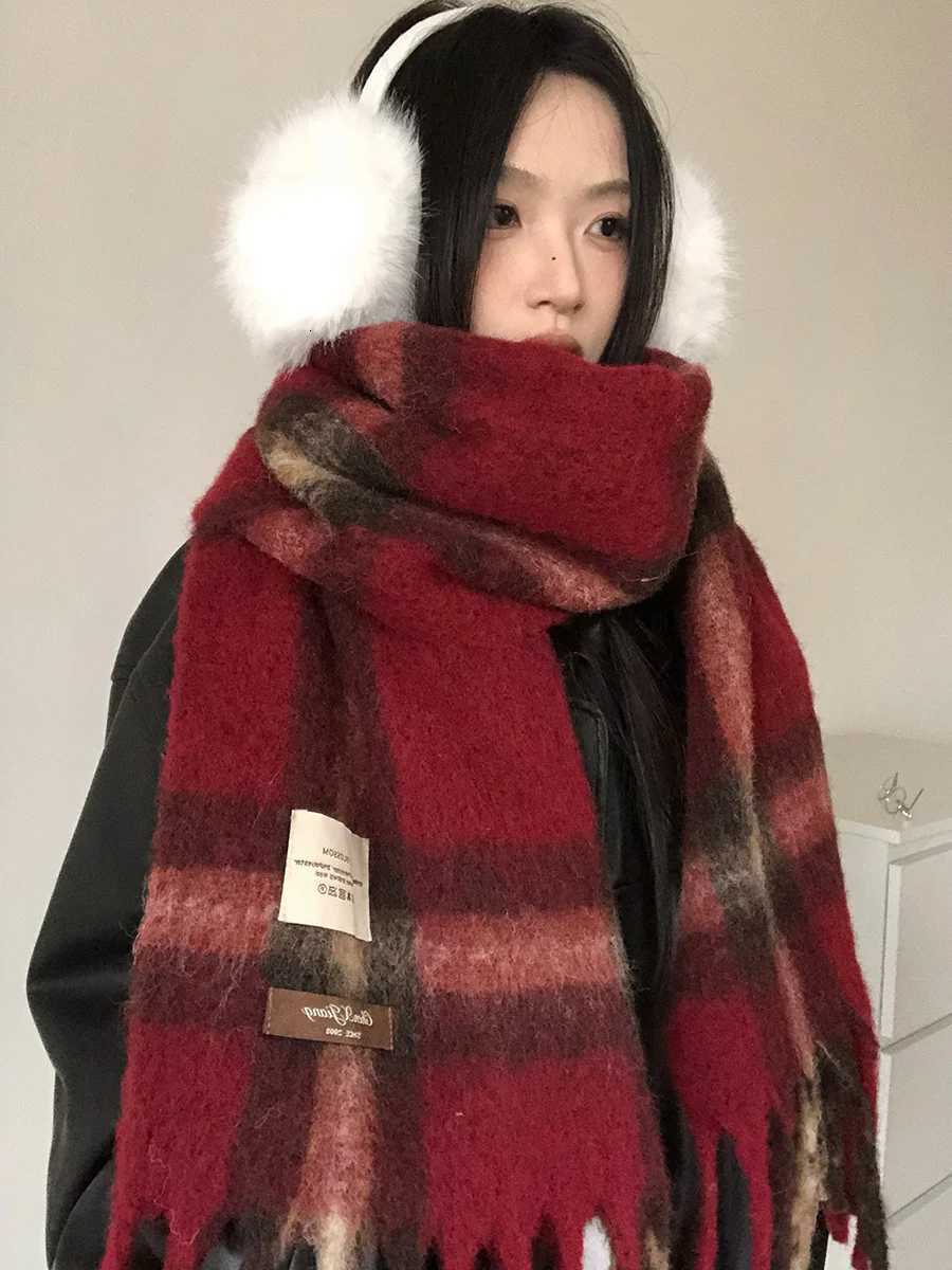 Woolen Plaid Scarf For Women Green Brightening Warm Atmosphere ColdProof Thickened Soft And Glutinous ShlXJ250905