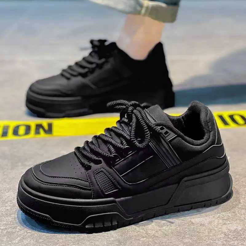 2025 Mens Thick Sole Increase New Breathable Student Casual Sports Shoes Nonslip Walking Shoes Mens Vulcanized Shoes Z250905