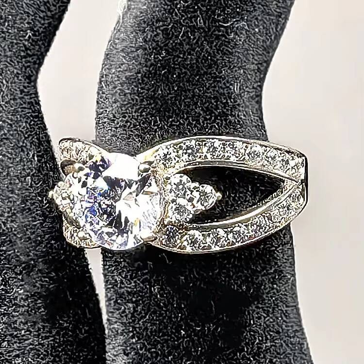 Vintage Mask 3 Stone Ring Romantic 925 Silver Moissanite Diamond Unisex Ring for Women for Gift Party or Anniversary