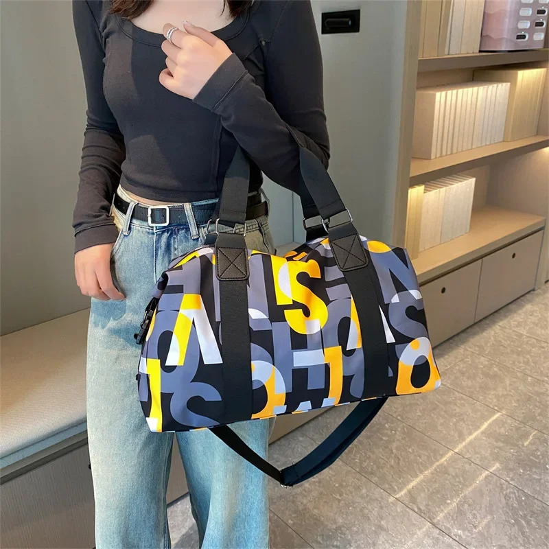 Womens Portable Travel Bag Lightweight Large Capacity Sports and Fitness Bag Letter Waterproof Oxford Cloth Bag Luggage Bag 250903