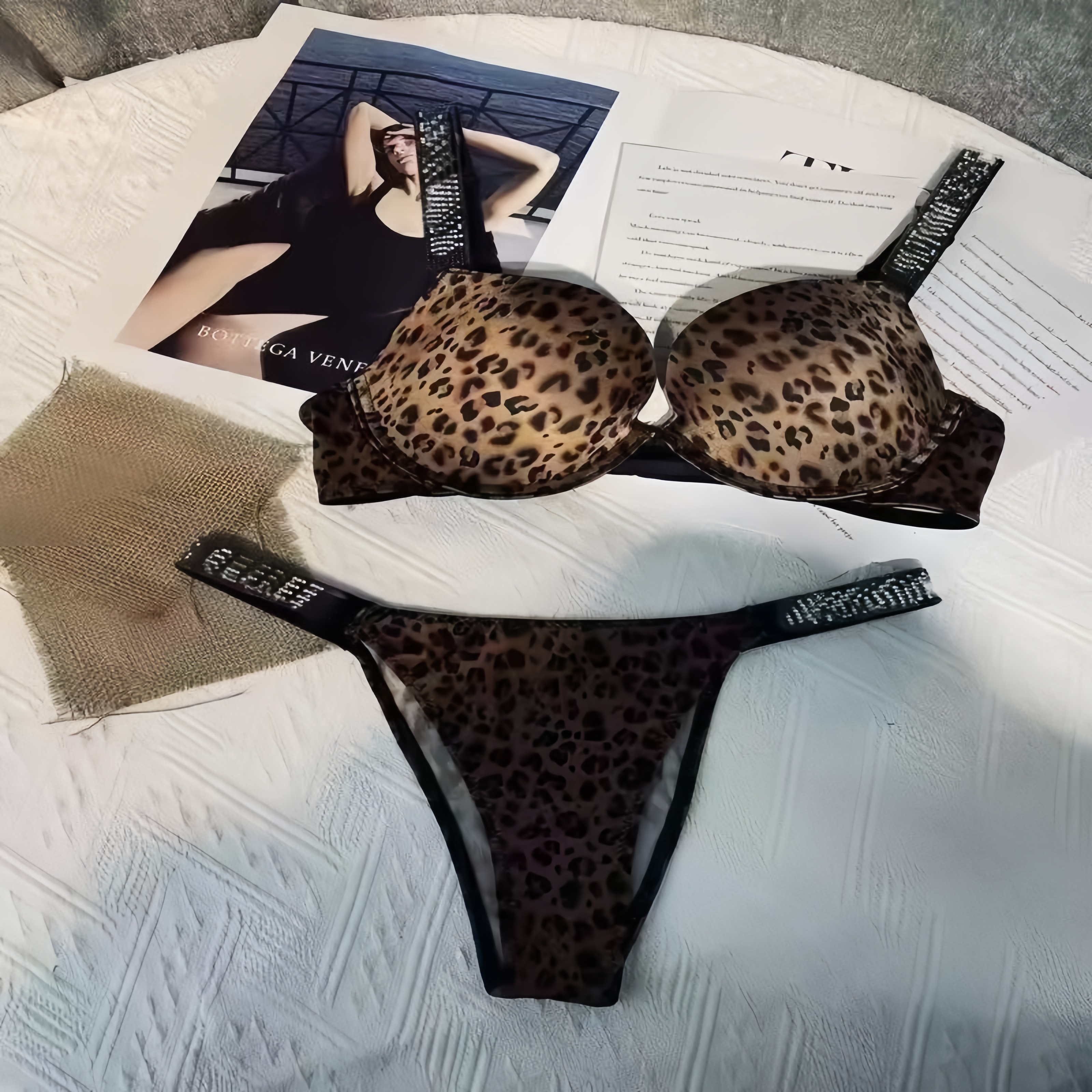 victoriasecret bra set Women's undies Rhinestone Thongs Breathable Female Underwear underwear Striped G-Strings Sexy Lingerie T-Back