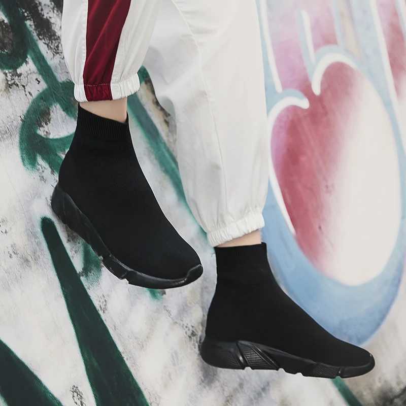 Classic Black Socks Running Shoes Men High Sock Trainers Women Slip On Couple Casual Shoes Lightweight Sneakers Men Basket Homme Z250905