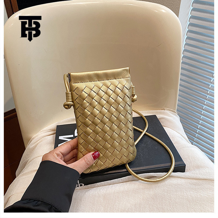 Luxury Brand Designer Bag Super Popular Handwoven Small Bag For Women 2024 New High-End Versatile Commuter Vertical Crossbody Phone Bag