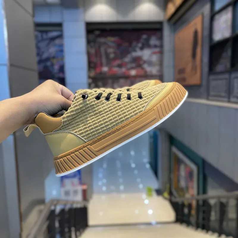 Platform Male Sneakers Lightweight Men Shoes Breathable Canvas Casual Shoes 2023 New Running Sport Shoes for Men Zapatillas Lona Z250905