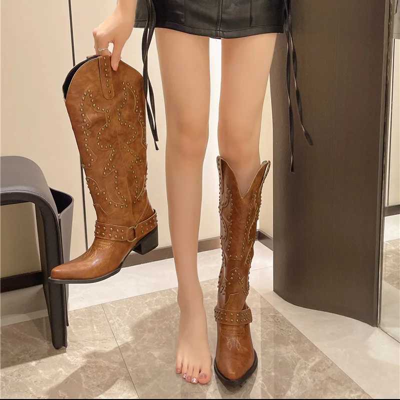 Womens Boots Retro Rivet Embroidery Cowboy Boots Punk Luxury Brand High Boots Country Music Festival Womens Boots Botas Mujer L250905