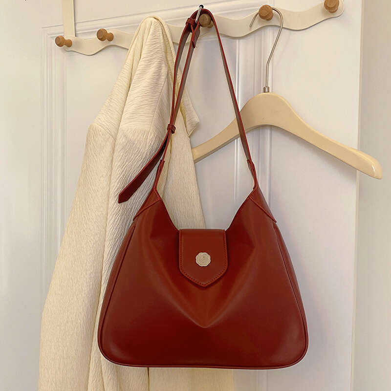 Korean Version Solid Color Oil Wax Leather Single Shoulder Tote Bag, New Versatile, Large Capacity, Textured Commuting