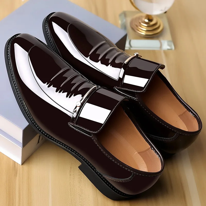 Patent Leather Shoes for Men Business Shoes Casual Point Toe Slip on Loafers for Men Party Wedding Plus Size Shoes 250903