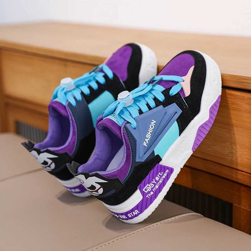 Low Top Sneakers 2024 New Leather Student Casual Shoes FAshion Trend WearResistant NonSlip Board Shoes Z250905