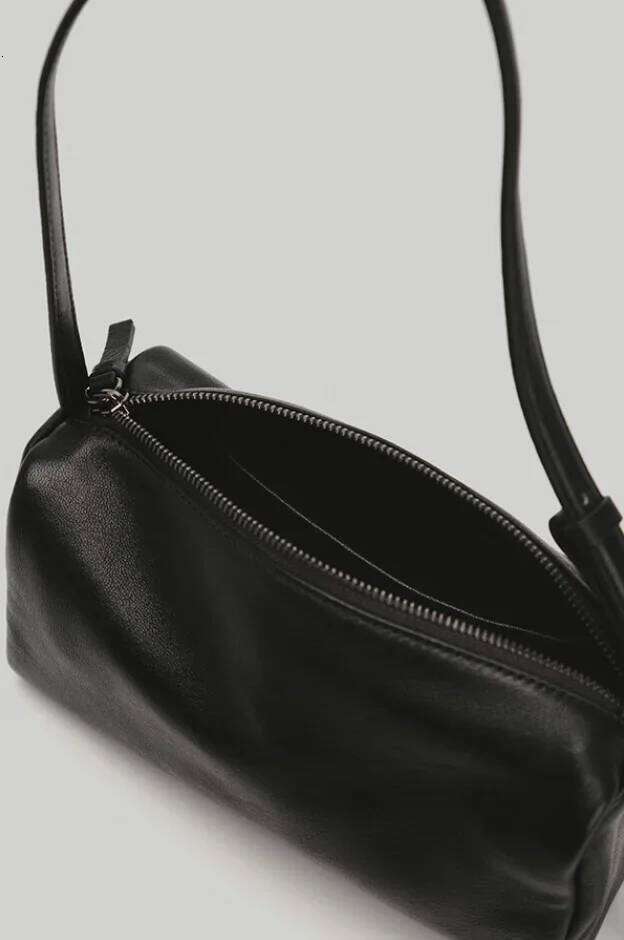 Retro Sle Suede French Bread Underarm Single Oulder Handbag Zipper Closure Ladies Bag Leather Goods Spring 2025