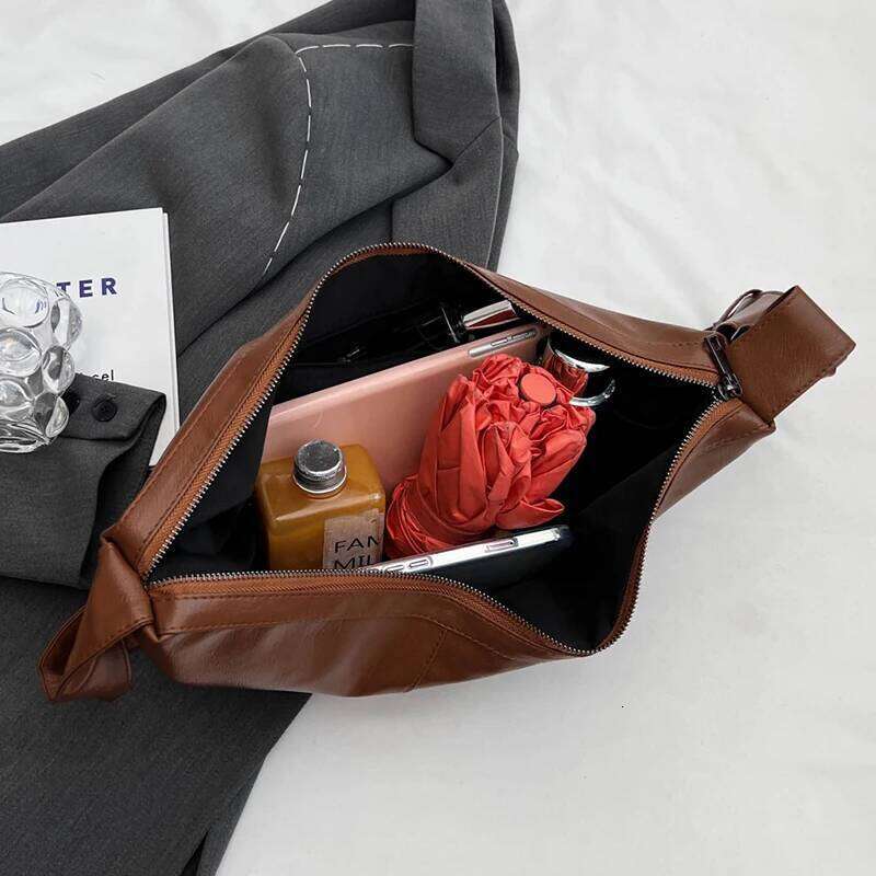 Women's Banana Crossbody Bag Aesthetic Coffee Lacquer Large Female Handbag Oil Wax Leather Lovers' Half Moon Shoulder Bags