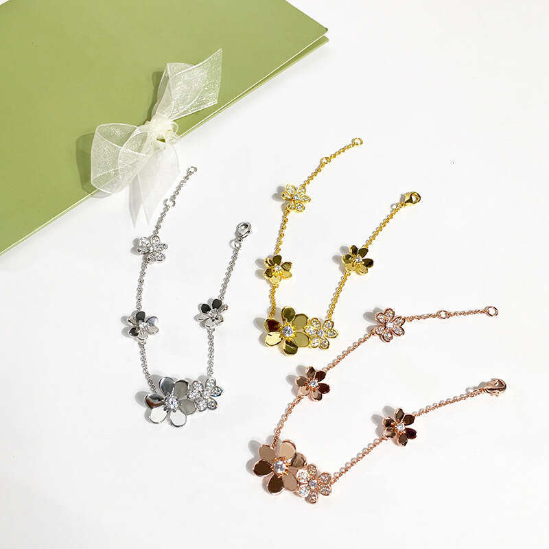 08Jewelry New Large and Small Lucky Clover Inlaid Dia Multi-Flower Bracelet Three Colors Available