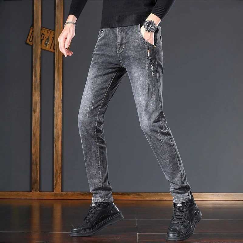 New Elastic Slimfit Trendy Mens Washed Jeans Straight Youth Fashion Little Feet Denim Trousers Embroidery Mens Clothing Pants W250905