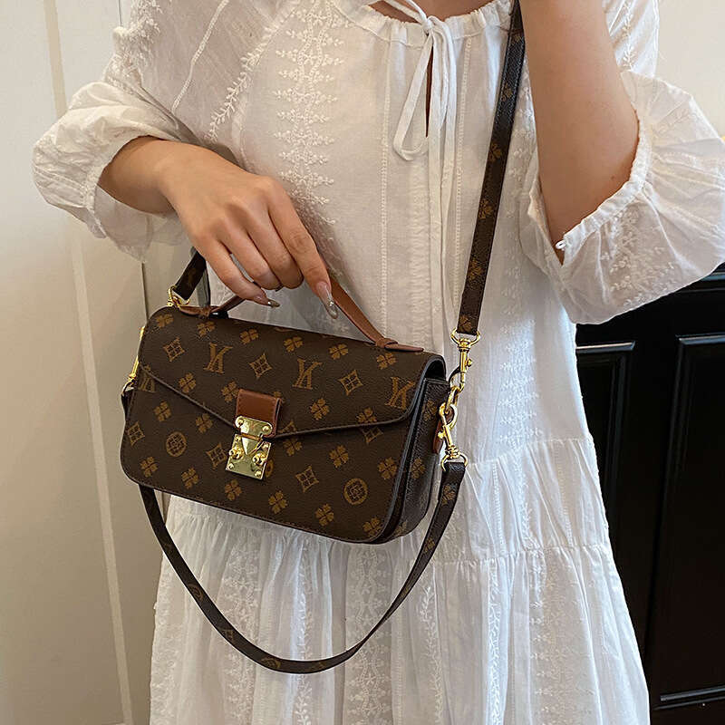 Designer Bags Crossbody Bag for Women Small Square 2025 New Letter Printed Saddle Bag Light Luxury Shoulder Crossbody Bag for Women