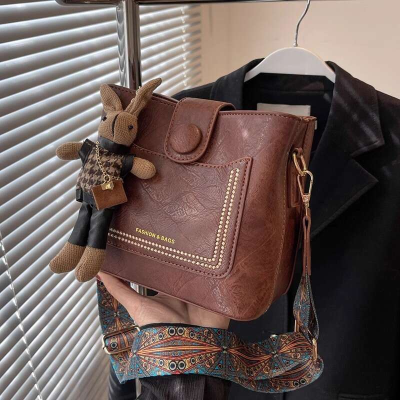 Genuine Leather Bucket for Women, Autumn/Winter 2024 New High-Quality Texture Niche Handbag and Crossbody Bag