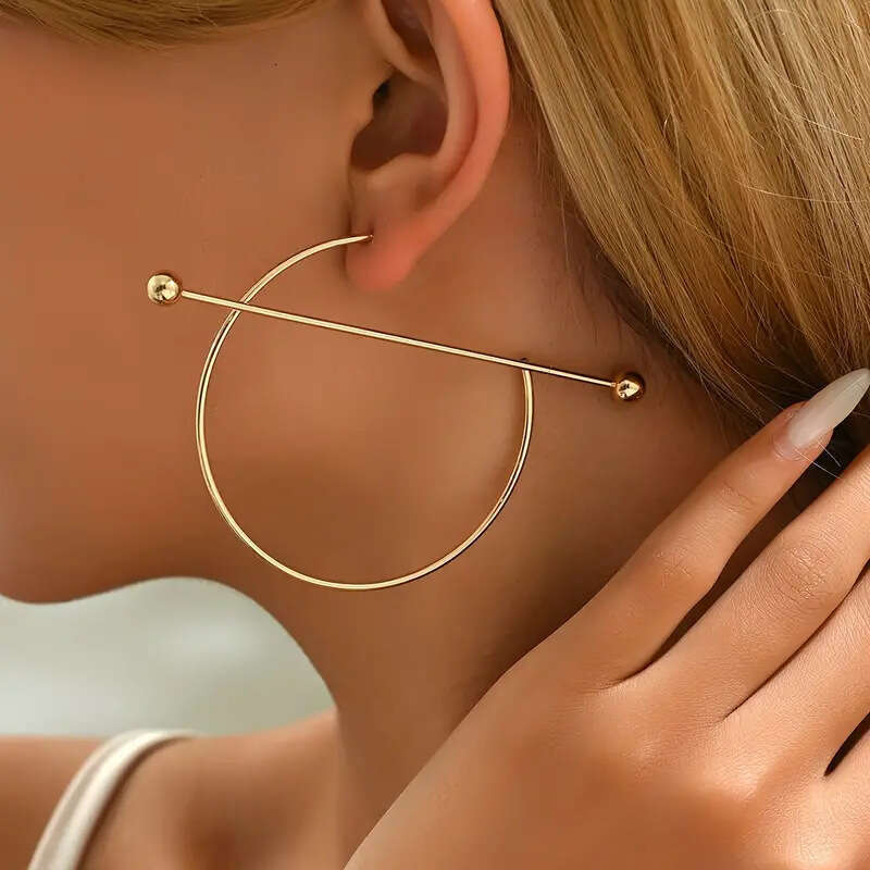 Niche Gothic Punk Style Simple Line Round Threaded Personality Earrings for Women