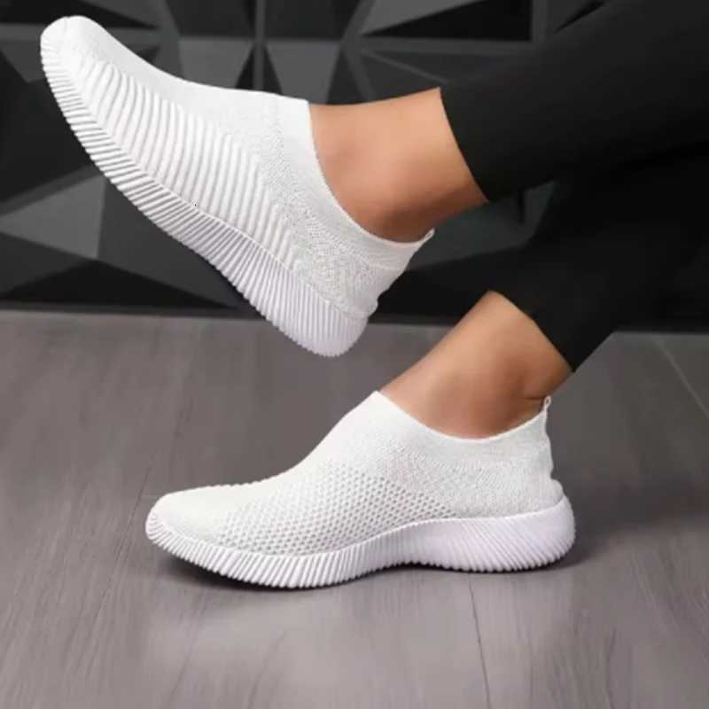 Womens Solid Color Sneakers Breathable Mesh Woven Outdoor Lightweight Low Top Walking Running Sports Socks Shoes Z250905