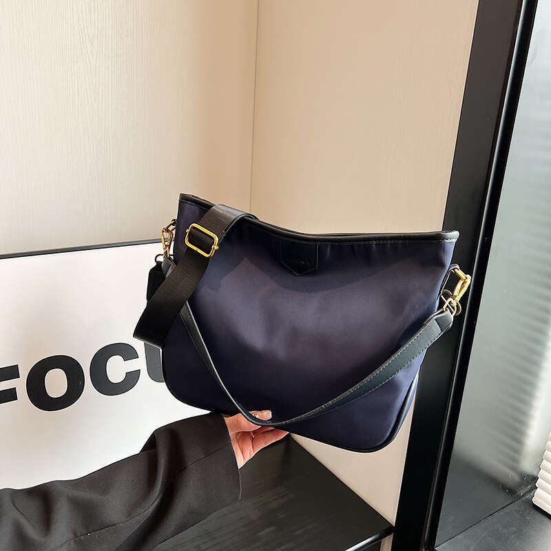 Korean Version Versatile Nylon Cloth Tote Casual Wide Strap, Single Shoulder Underarm Bag, New High-Capacity Commuting
