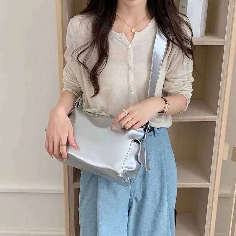 Women Leather S Solid Large Capacity Commute Shoulder Packs Female Casual Versatile Denim Zipper Underarm Bag