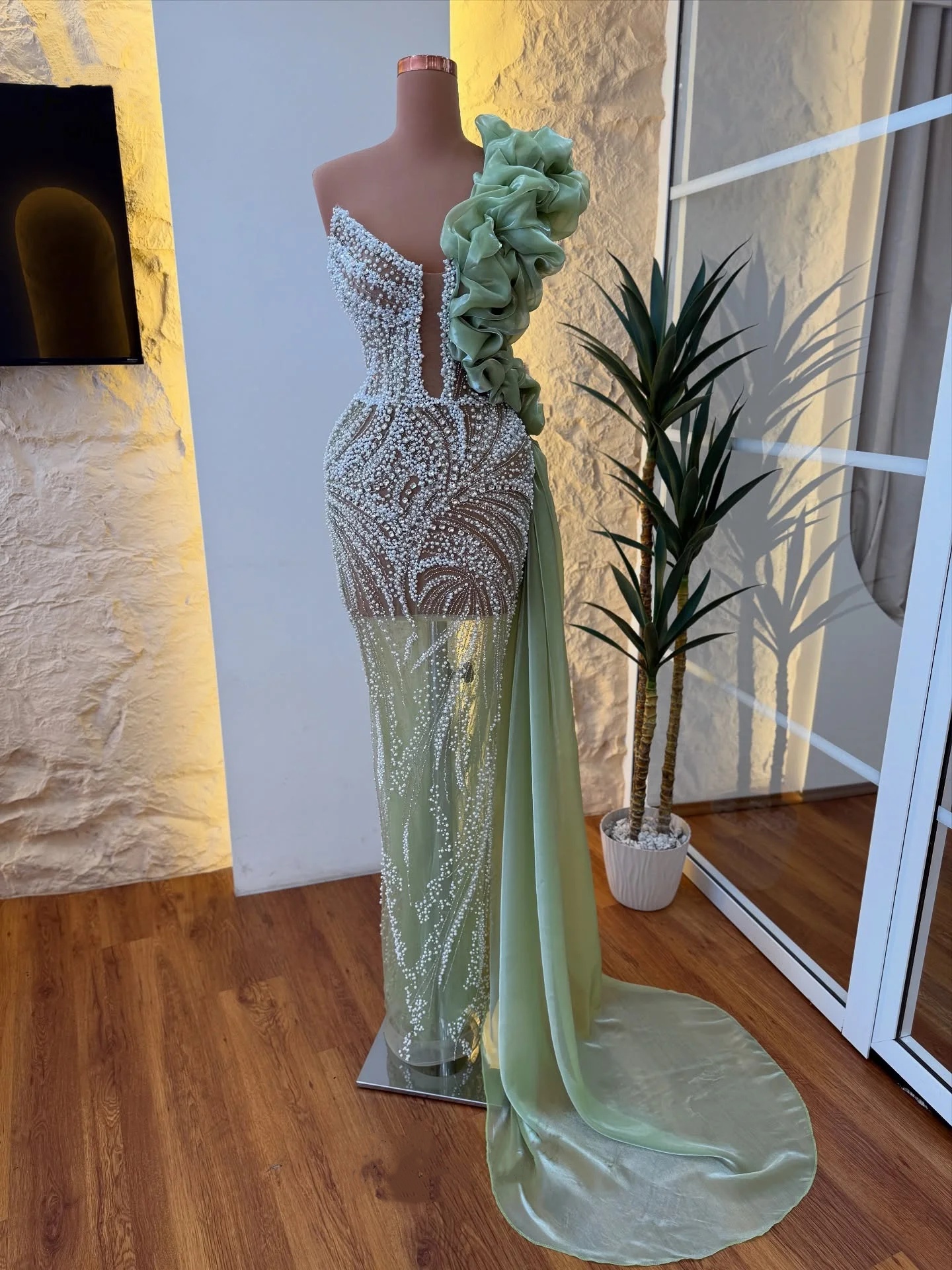 Exquisite Evening Dresses Pearls Rhinestone Prom Dress Beading Ruffle Train Illusion Sleeveless Mermaid Party Gowns Vestidos De Noche Plus Size