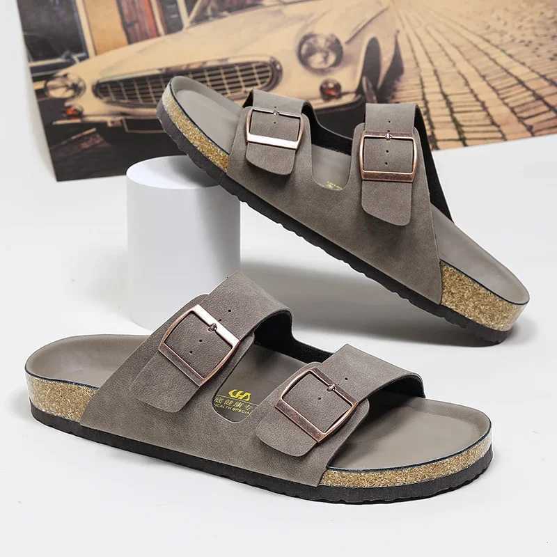 Summer New Soft Soled Massage Sole Mens Slippers Home Versatile Casual Shoes Outdoor Seaside Mens Beach Shoes Free Delivery W250905